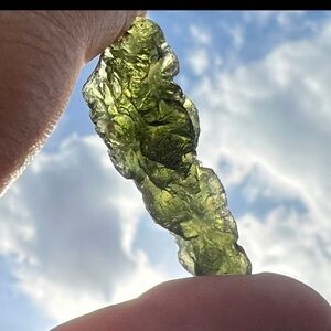 💚 Authentic Moldavite 7.67g Raw Czech Moldavite 💚